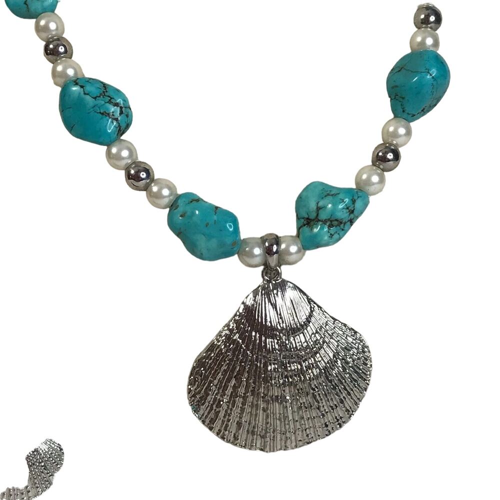 Clam Shell Princess Necklace Turquoise with Clam Dangle Drop Earrings - Picture 3 of 8